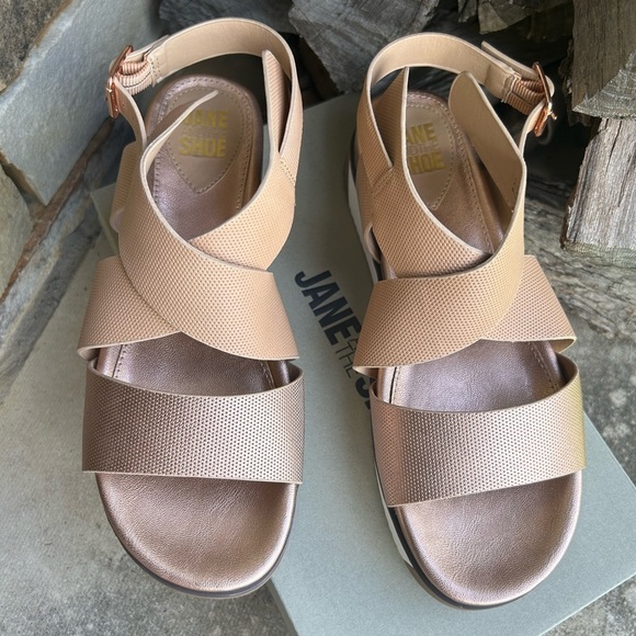 JANE AND THE SHOE Harper tan & rose gold Sandals w/buckle closure NWOB Sz-7.5. Q - Picture 6 of 9